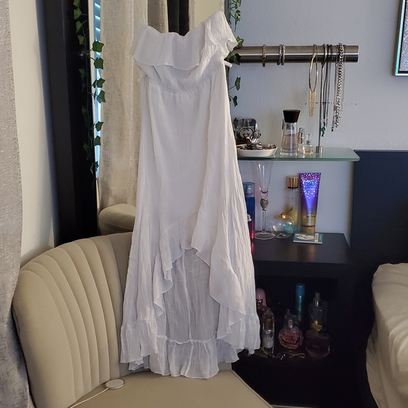 Rue21 Dresses & Skirts - 💕 Country Chic 💕 White Flowy Dress